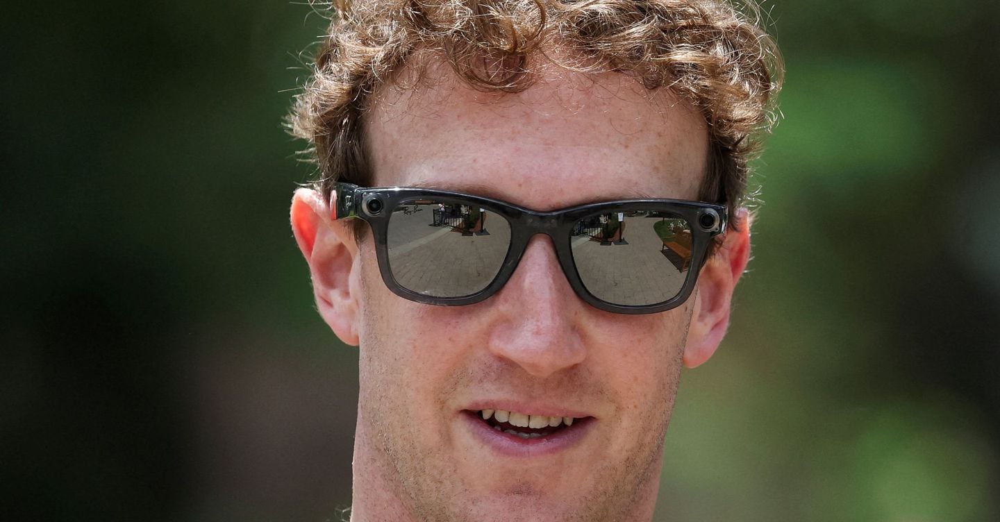 Il suo yacht non soccorre imbarcazione alla deriva, bufera su Zuckerberg