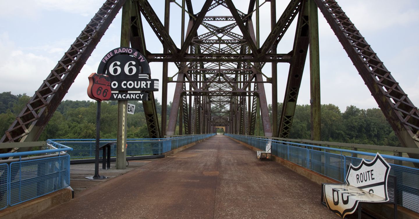 Route 66, cento anni di mito: la strada che ha cambiato l’America e l’automobile Route 66, cento anni di mito: la strada che ha cambiato l’America e l’automobile