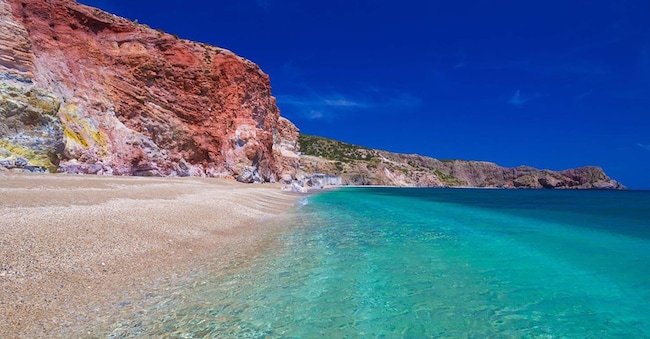 Milos, spiaggia di Palaiochori. (credit visitMilos.gr)