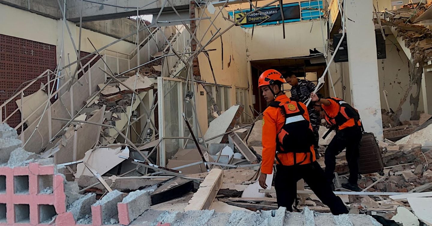 Indonesia, terremoto di magnitudo 7.7, almeno 20 vittime