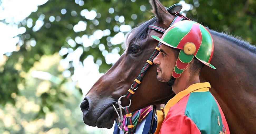 Maltempo, Palio Siena rinviato. Prevista pioggia anche lunedì
