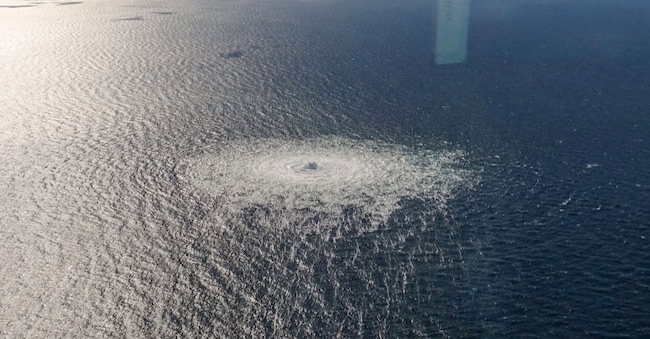 FOTO D'ARCHIVIO: Fuga di gas dal Nord Stream 2 vista dall'intercettore danese F-16 a Bornholm, in Danimarca, il 27 settembre 2022. Comando della Difesa danese/Forsvaret  Ritzau Scanpix/via REUTERS  fonte: REUTERS
