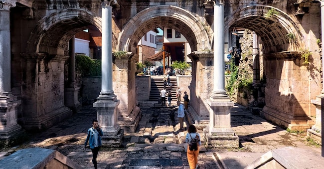 Porta di Adriano, Antalya, Turchia (Alamy Stock Photo)