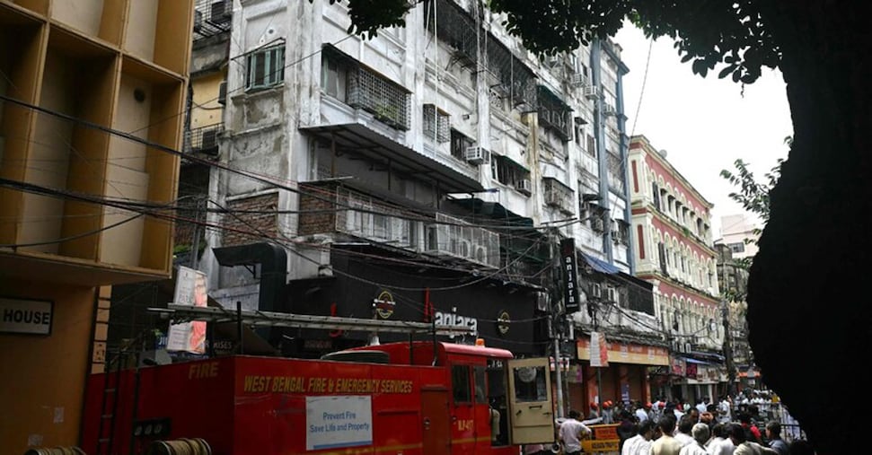 Media: «Incendio in un albergo a Calcutta, almeno 9 morti»