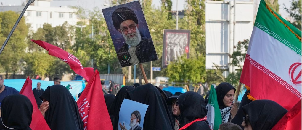 Una cerimonia in occasione dei 40 giorni dalla sepoltura del defunto leader supremo Ayatollah Ali Khamenei presso la Grande Mosalla dell’Imam Khomeini a Teheran, in Iran, martedì 18 agosto 2026. (Foto AP/Vahid Salemi)      Associated Press/ LaPresse Solo l’Italia e la Spagna APN