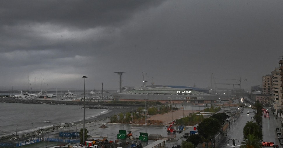 Maltempo, in Liguria e Toscana scatta allerta arancione (la più alta) per i temporali Maltempo, in Liguria e Toscana scatta allerta arancione (la più alta) per i temporali