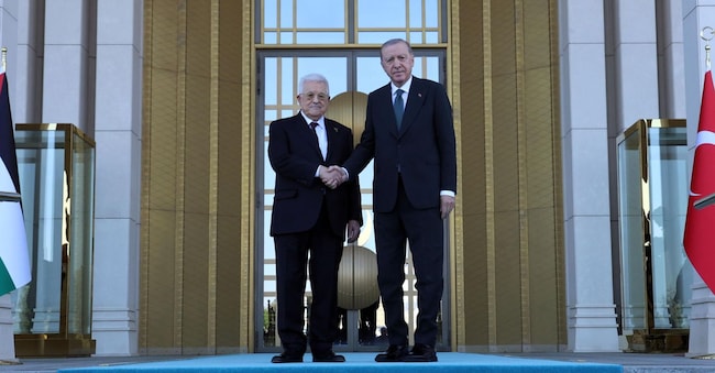 Il presidente turco Recep Tayyip Erdogan e quello palestinese  Mahmoud Abbas in occasione del recente meeting ad Ankara. EPA