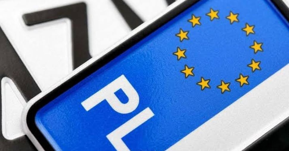 Stop alle «targhe polacche»: scatta l’obbligo dell’Rc auto italiana