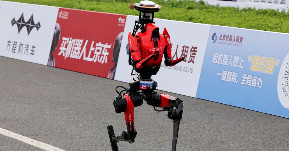 Robot cinese batte il record di Bolt: corre i 100 metri in 9’32”