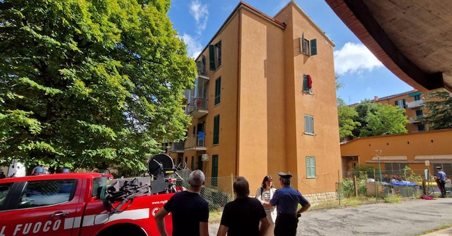 Un'esplosione è avvenuta intorno alle 9,30 in una palazzina di quattro piani in via Giambattista Vico a Perugia, 22 agosto 2026 ANSA