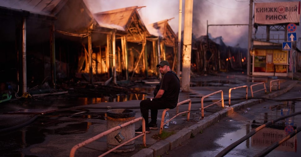 Guerra in Ucraina, droni Kiev su hub Ozon in Russia: 500 dipendenti evacuati Guerra in Ucraina, droni Kiev su hub Ozon in Russia: 500 dipendenti evacuati