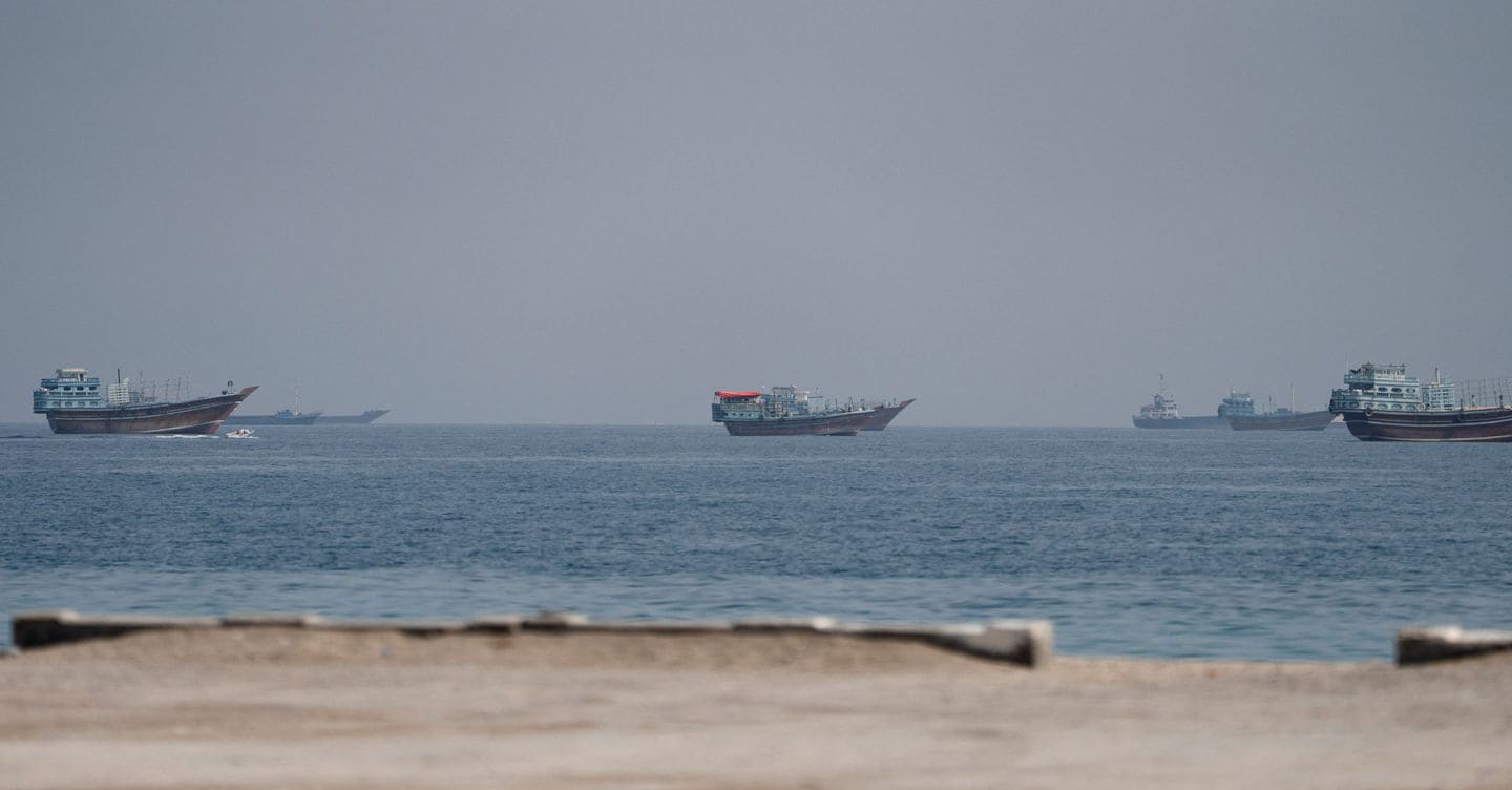 Iran, Pakistan: «Progressi nei colloqui a Teheran». Colpita nave al largo dell’Oman