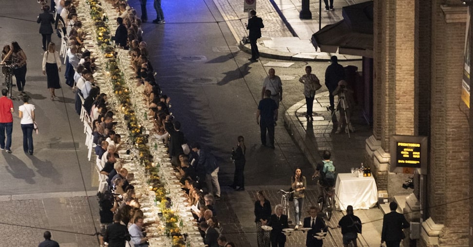 Tutto pronto a Parma per la Cena dei Mille Tutto pronto a Parma per la Cena dei Mille