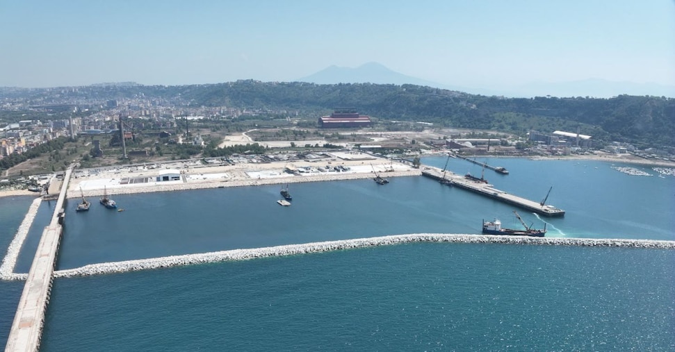 Bagnoli, l’America’s Cup accelera i lavori. Speso il 45% delle risorse stanziate Bagnoli, l’America’s Cup accelera i lavori. Speso il 45% delle risorse stanziate