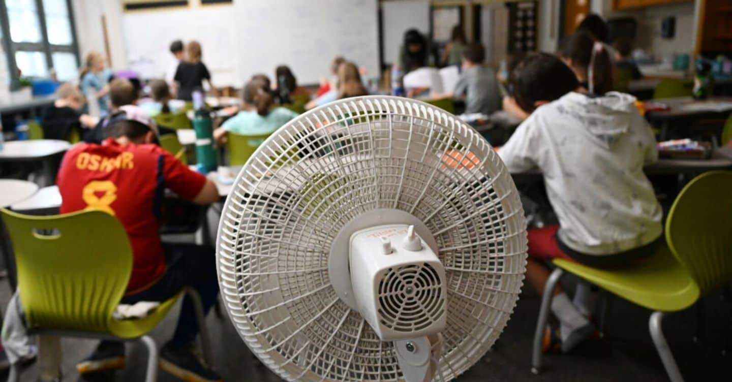 https://i2.res.24o.it/images2010/S24/Documenti/2026/08/29/Immagini/Ritagli/scuola-ventilatore-U77333838541OFY-1440x752@IlSole24Ore-Web.jpg