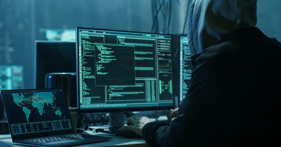 Impennata di cyberattacchi e l’Ai generativa rende più credibili le frodi
