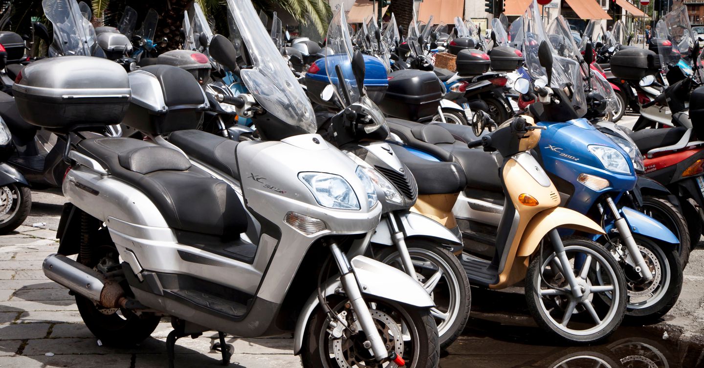 Due ruote, ad agosto più scooter e meno moto