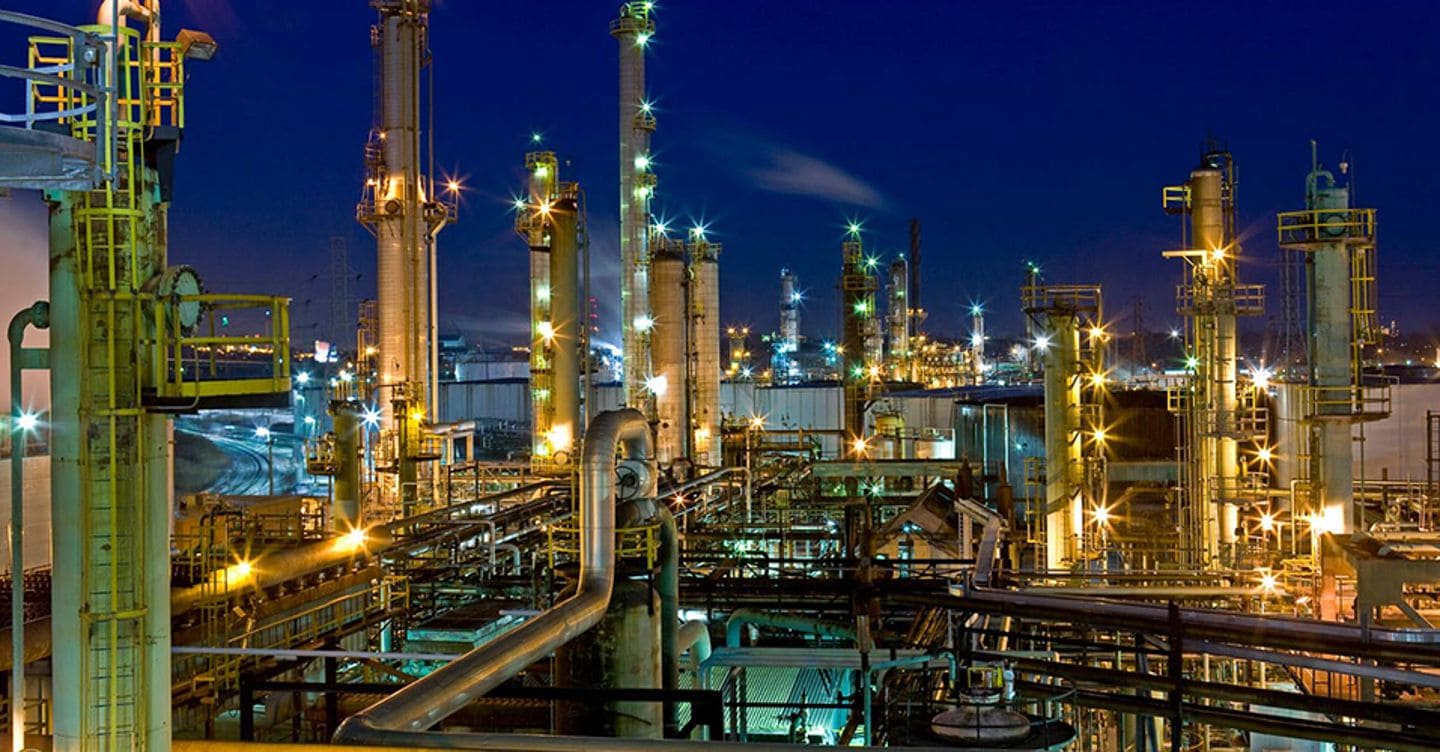 ENI AZIENDA COMPAGNIA PETROLIFERA INDUSTRIA ENERGETICA ENERGIA CARBURANTE CARBURANTI STABILIMENTO INDUSTRIALE RAFFINERIA PETROLIO IMAGOECONOMICA