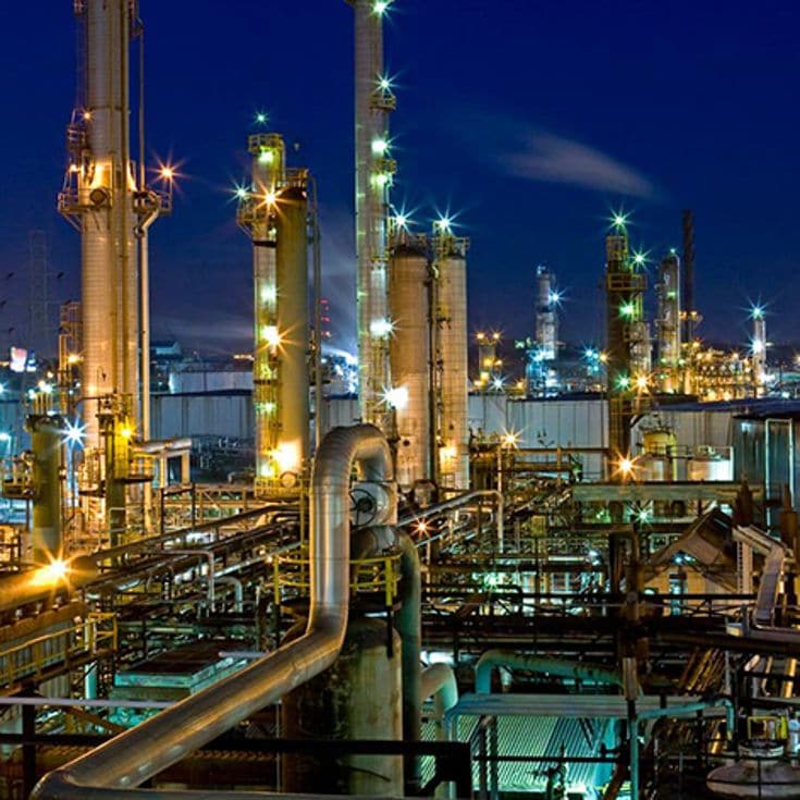 ENI AZIENDA COMPAGNIA PETROLIFERA INDUSTRIA ENERGETICA ENERGIA CARBURANTE CARBURANTI STABILIMENTO INDUSTRIALE RAFFINERIA PETROLIO IMAGOECONOMICA
