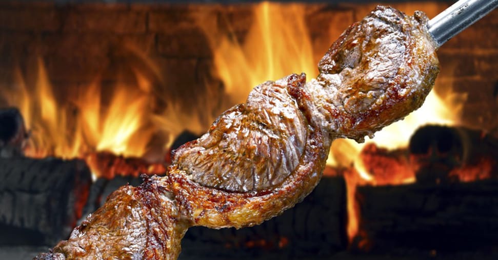 L’Ue sospende l’import di carne dal Brasile: mancano garanzie sanitarie
