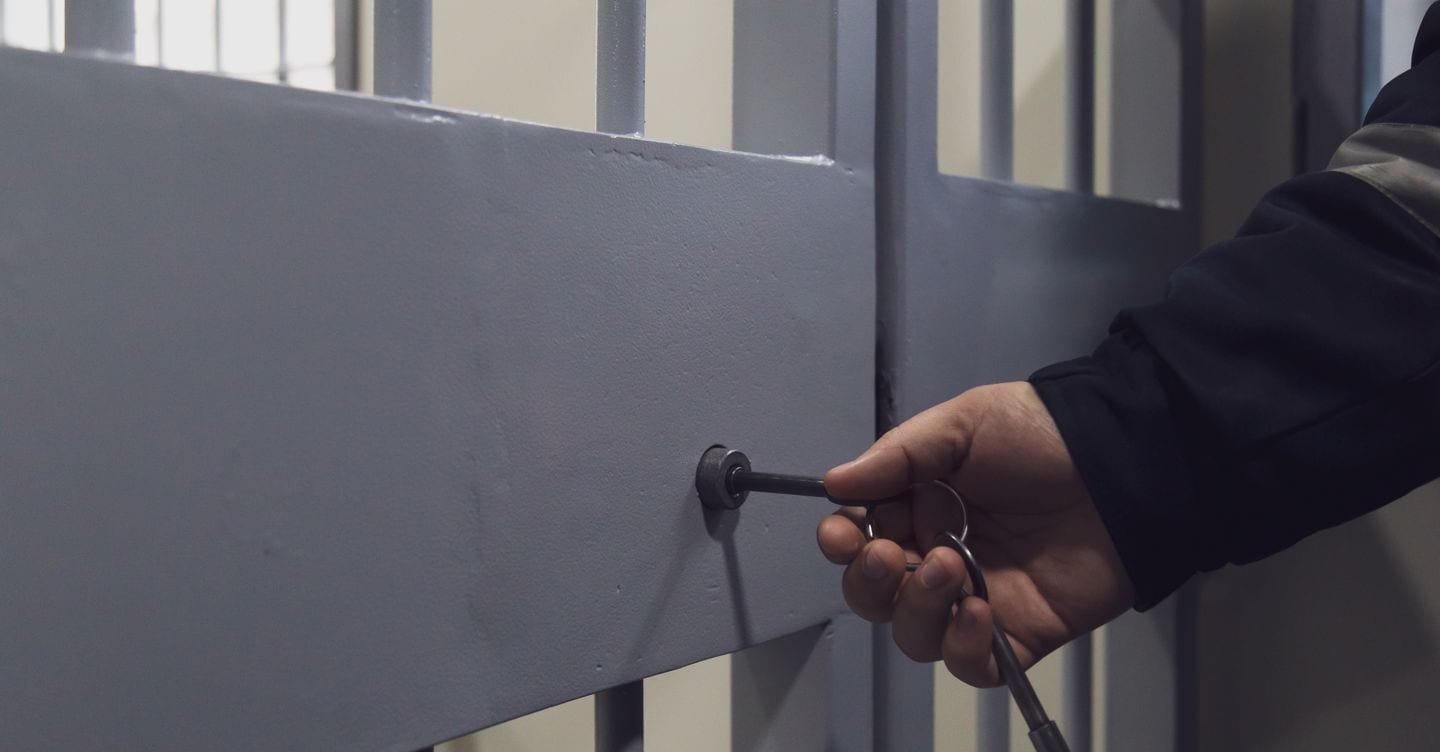 Libero dopo violenza su 13enne, Meloni: «Avanti sulla sicurezza ma con certe sentenze è difficile» Libero dopo violenza su 13enne, Meloni: «Avanti sulla sicurezza ma con certe sentenze è difficile»