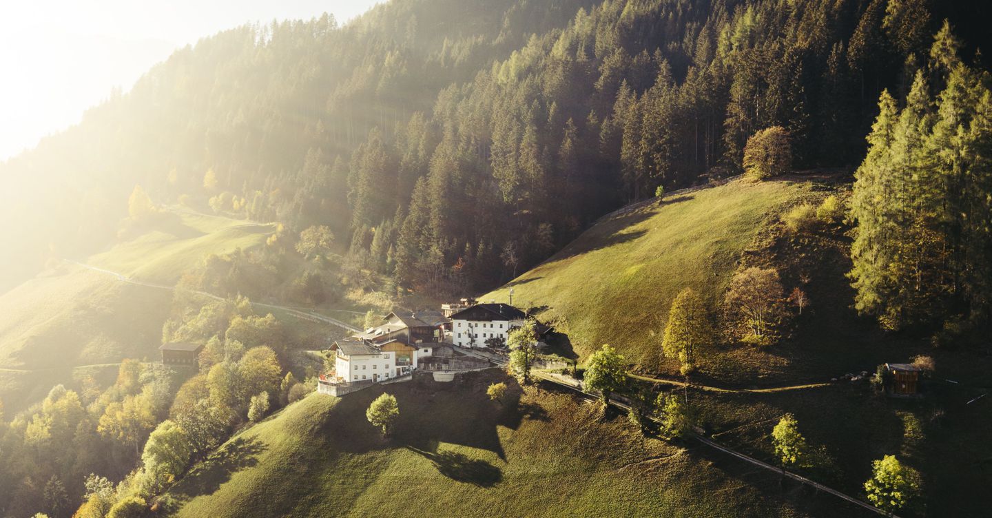 https://i2.res.24o.it/images2010/S24/Documenti/2026/09/02/Immagini/Ritagli/Stubai%20paesaggio%20autunnale%20TvbStubaiTirol%20AndreSchoenherr-U45504133820qUG-1440x752@IlSole24Ore-Web.jpeg