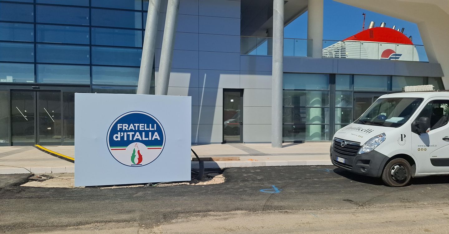 Governo Meloni, a Bari festa del record: in cantiere bonus famiglie e imprese