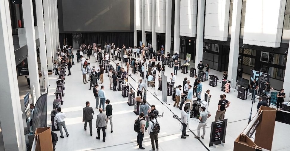 Al via la startup competition di To The Peak