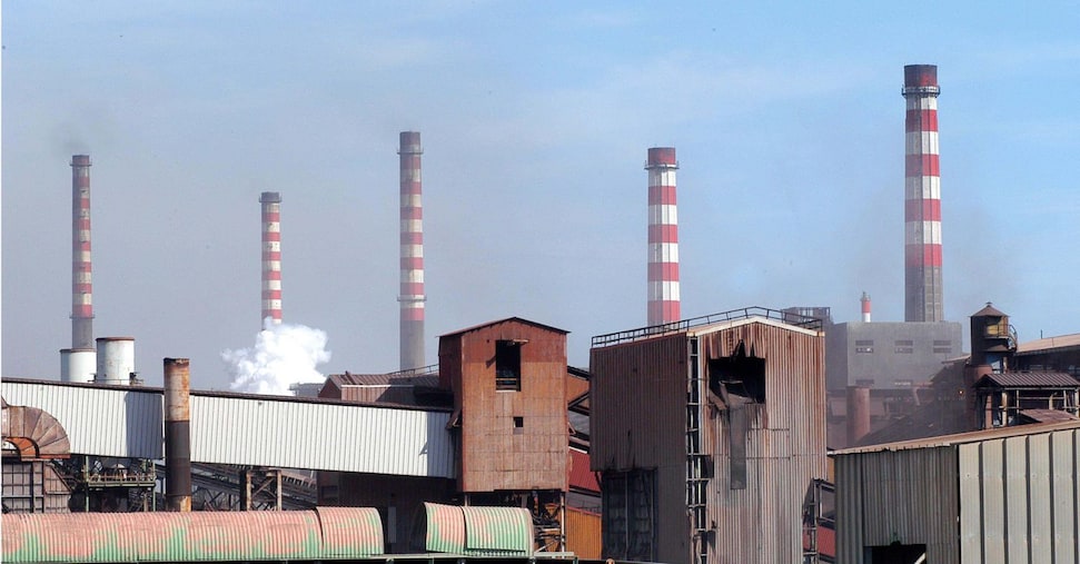Ex Ilva, partono 2.500 licenziamenti collettivi nelle imprese appalto-indotto