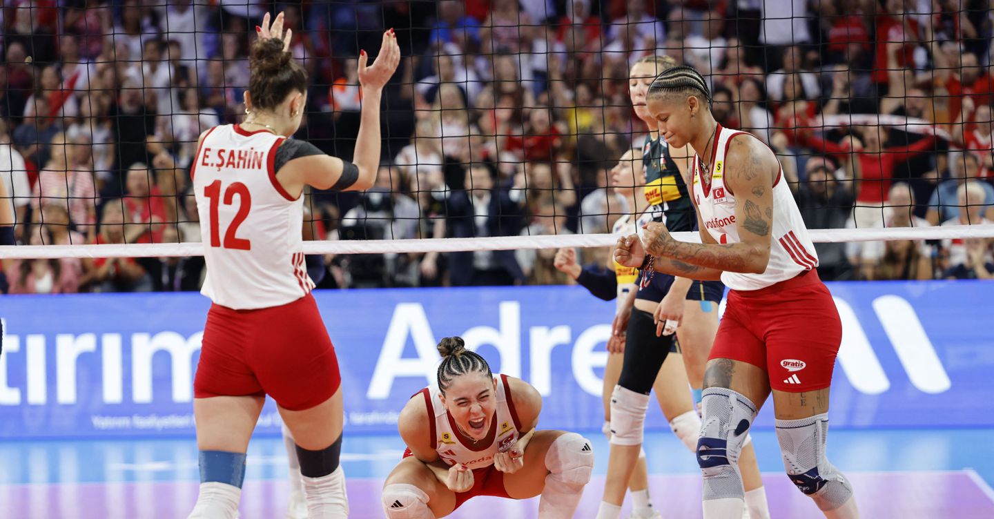 Le azzurre del volley argento agli Europei, battute in finale dalla Turchia
