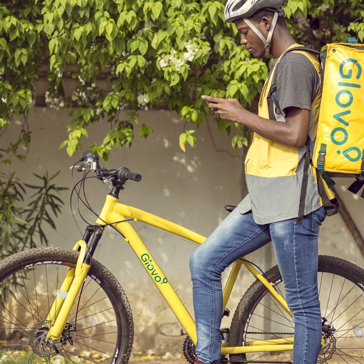 GLOVO RIDER FOOD DELIVERY CONSEGNA CIBO IMAGOECONOMICA