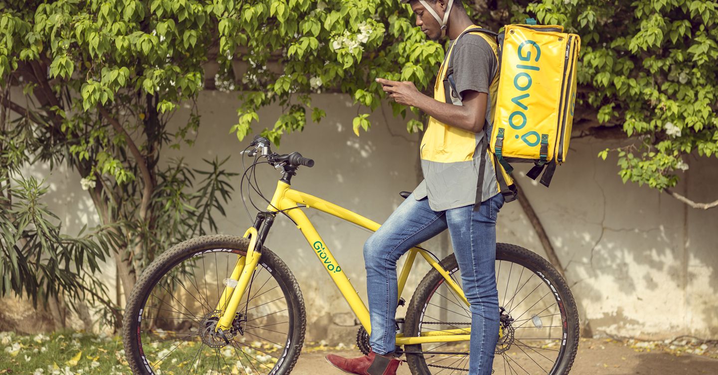 GLOVO RIDER FOOD DELIVERY CONSEGNA CIBO IMAGOECONOMICA