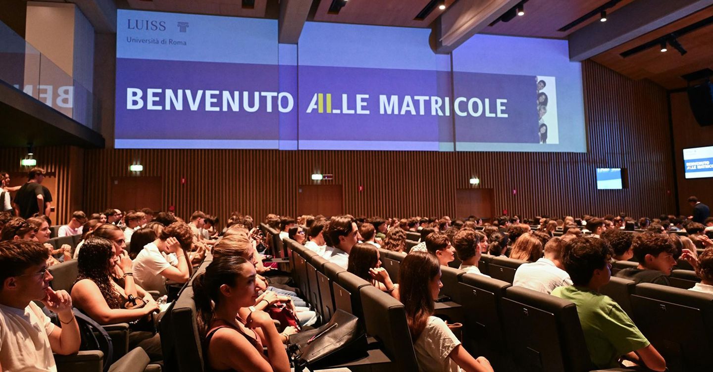 https://i2.res.24o.it/images2010/S24/Documenti/2026/09/08/Immagini/Ritagli/matricole-luiss-U12574221584JFA-1440x752@IlSole24Ore-Web.jpg