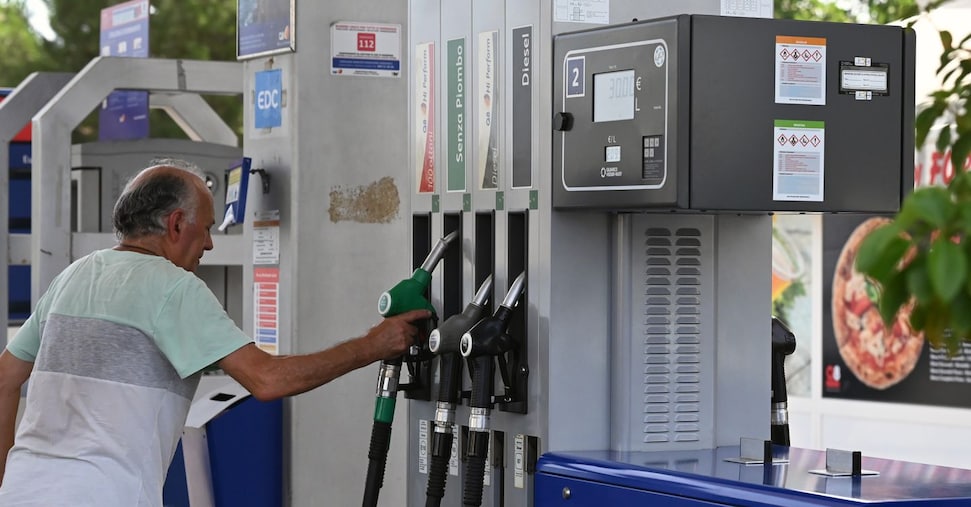 accise carburanti altra proroga al taglio aiuti mirati in pista da ottobre da Ilsole24ore.com accise carburanti altra proroga al taglio aiuti mirati in pista da ottobre