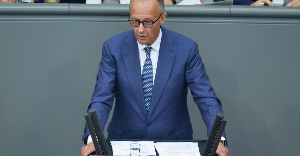Merz: «La remigrazione di Afd è pulizia etnica». Tensioni con Trump, che esulta per l’estrema destra