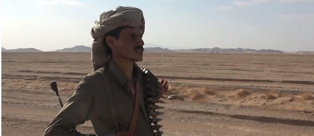 Uno screenshot tratto da un video senza data diffuso il 9 settembre 2026 e reso disponibile dal centro stampa militare degli Houthi mostra un combattente houthi nella provincia di Al-Jawf, nello Yemen occidentale. Gli Houthi yemeniti hanno affermato che il 9 settembre 2026 aerei da guerra sauditi hanno effettuato attacchi in diverse province yemenite, a sostegno delle forze governative appoggiate dall’Arabia Saudita, secondo una dichiarazione del portavoce militare degli Houthi Yahya Sarea.  EPA/HOUTHI MILITARY MEDIA CENTER  EPA