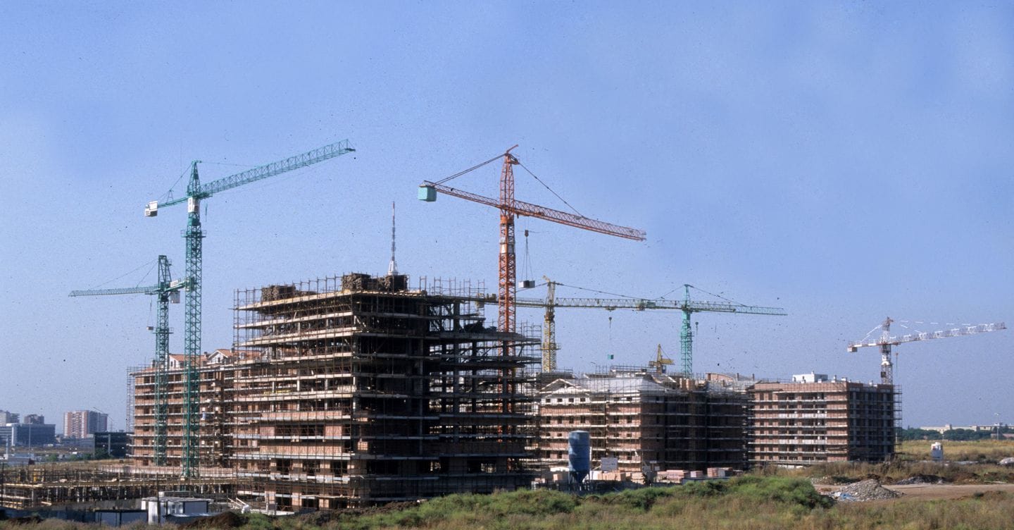 CANTIERE EDILE  EDILIZIA ABITATIVA  INDUSTRIA COSTRUZIONI  PALAZZO PALAZZI PALAZZINA PALAZZINE IN COSTRUZIONE IMAGOECONOMICA