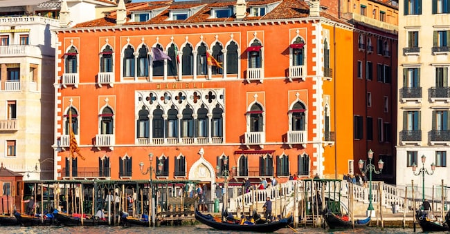 Palazzo Dandolo. Venezia (AdobeStock)