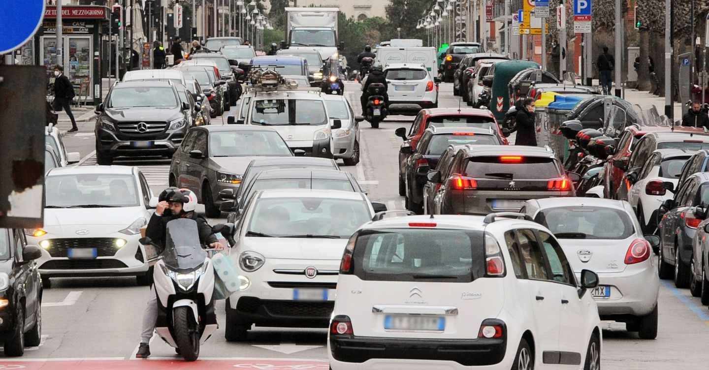 Bollo auto, quali modelli  non lo pagano più e come si fa capire se sì è esenti