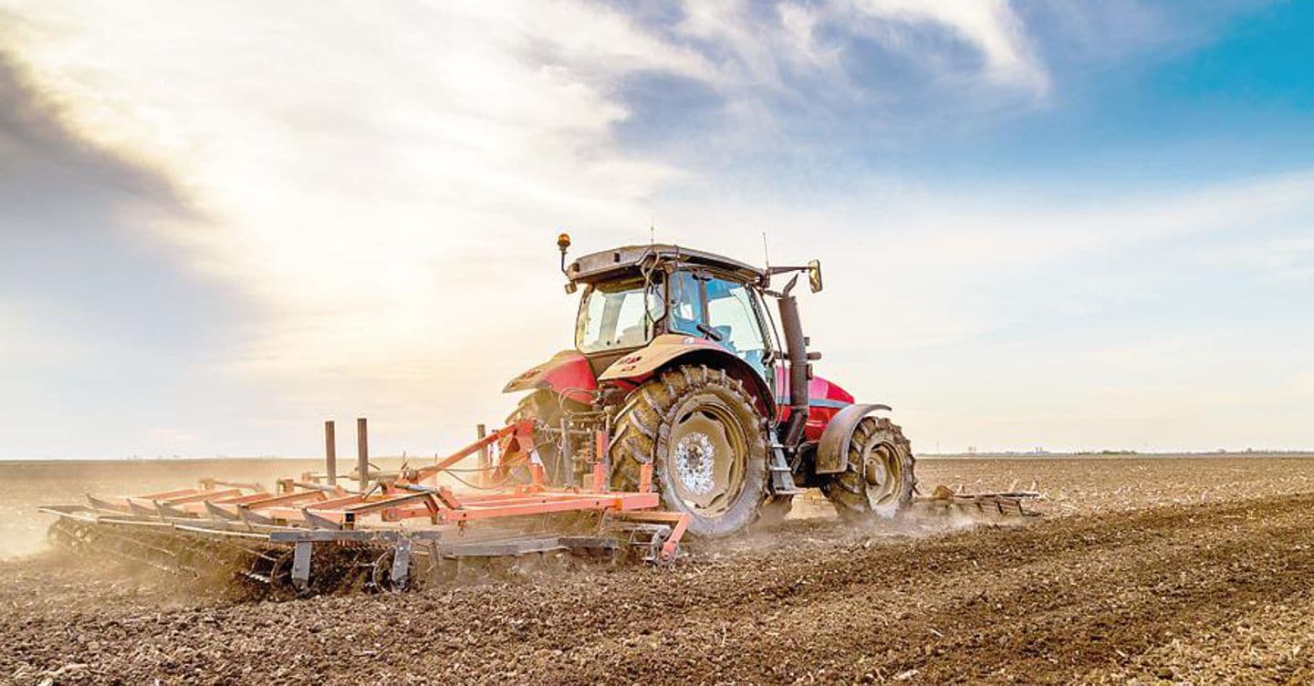 Caro fertilizzanti, Lollobrigida: via a 136 milioni di aiuti agli agricoltori