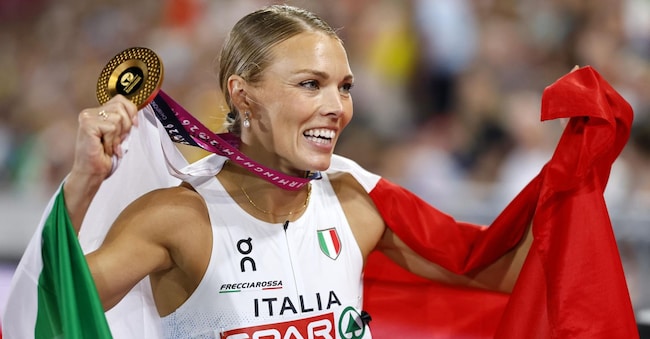 La medaglia d'oro italiana Dariya Derkach, salto triplo femminile ai Campionati europei di atletica leggera di Birmingham 2026, a Birmingham, in Gran Bretagna, il 13 agosto 2026 (EPA)