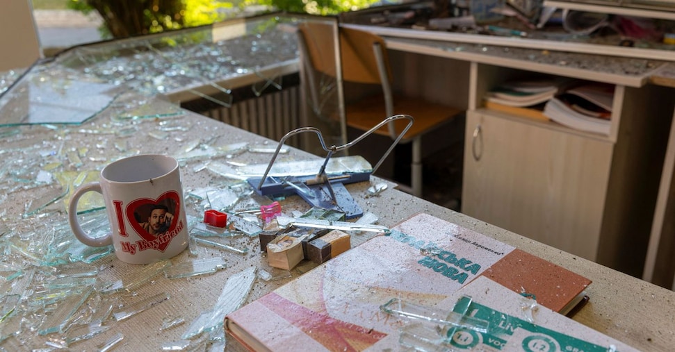 Ucraina, almeno 12 feriti in raid russo su Kiev. Colpita una raffineria in Russia