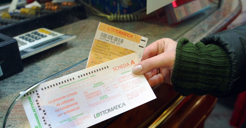 Decreto su accise e bollo auto pubblicato in Gazzetta, scatta venerdì