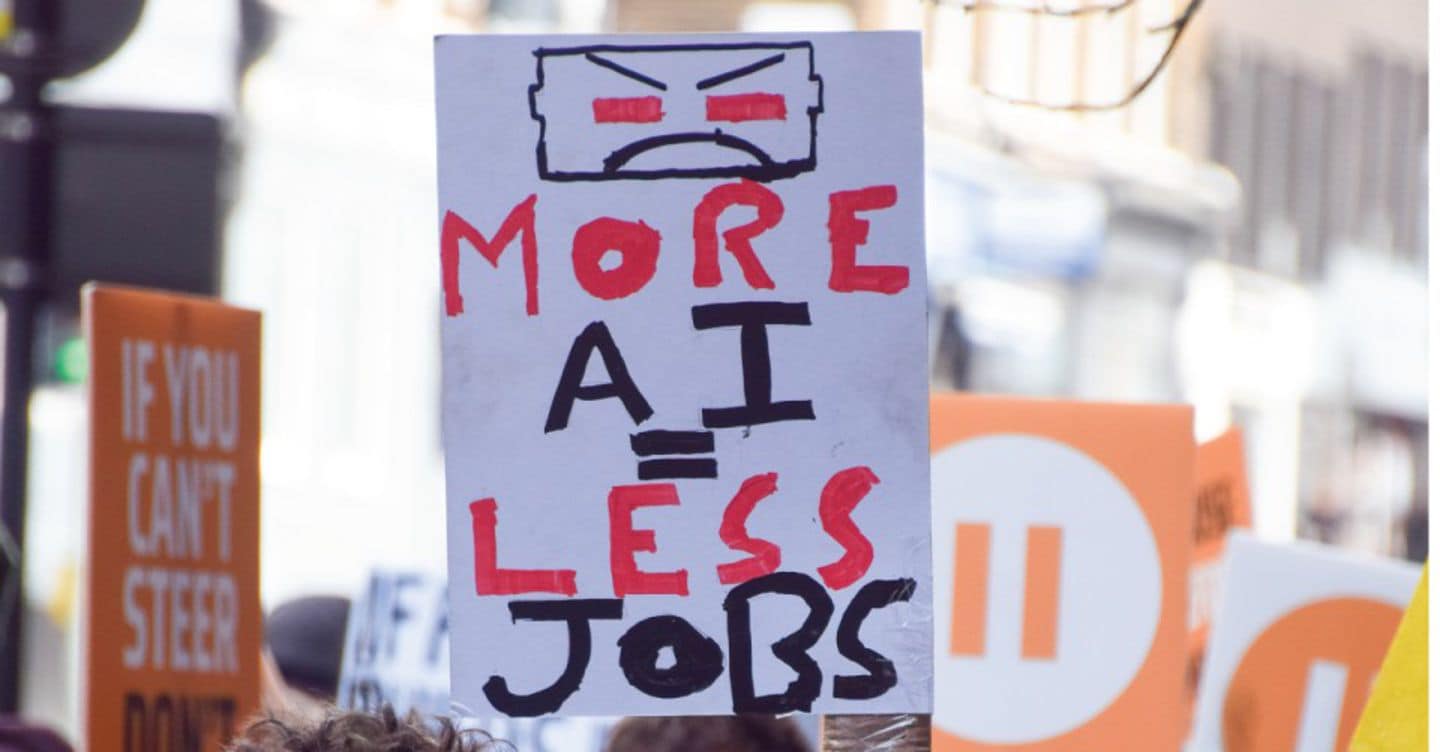 L’AI fa paura soprattutto per il lavoro: per un italiano su due distruggerà occupazione L’AI fa paura soprattutto per il lavoro: per un italiano su due distruggerà occupazione