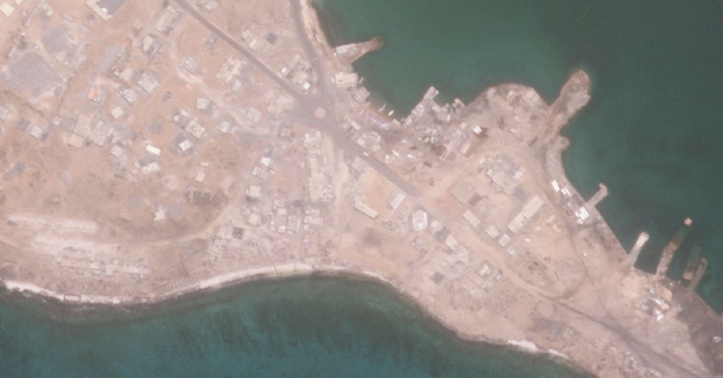 Houthi Threatens Bab el-Mandeb as Crosetto Calls for More Naval Support for Italy