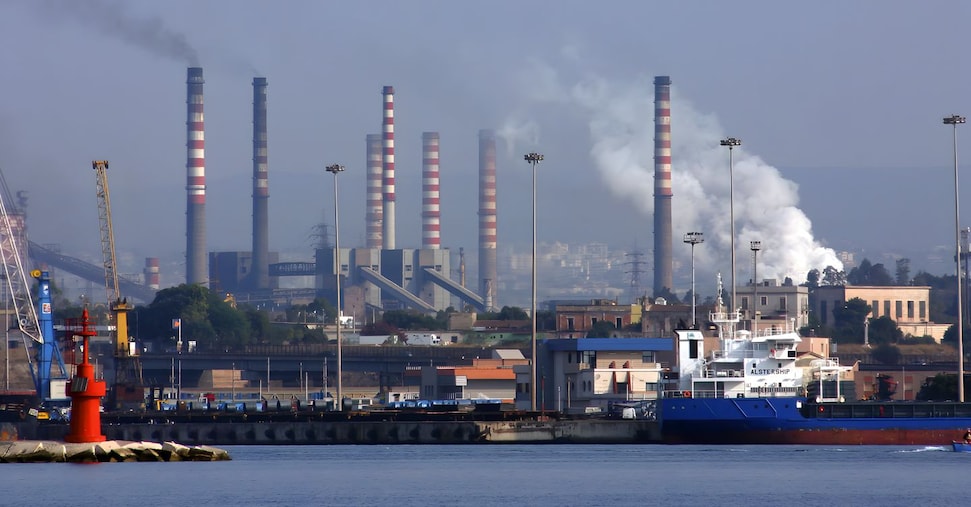 Ex Ilva, avvocati: ripristinare gli impianti dopo la fermata costerebbe 830 milioni Ex Ilva, avvocati: ripristinare gli impianti dopo la fermata costerebbe 830 milioni