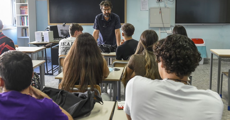 Scuola a Milano, per la Cgil servono 930 insegnanti e 526 classi in più Scuola a Milano, per la Cgil servono 930 insegnanti e 526 classi in più
