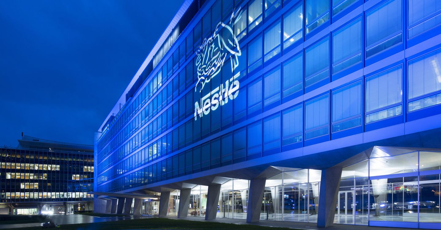 Titoli Nestlé sotto pressione dopo la confisca degli asset russi