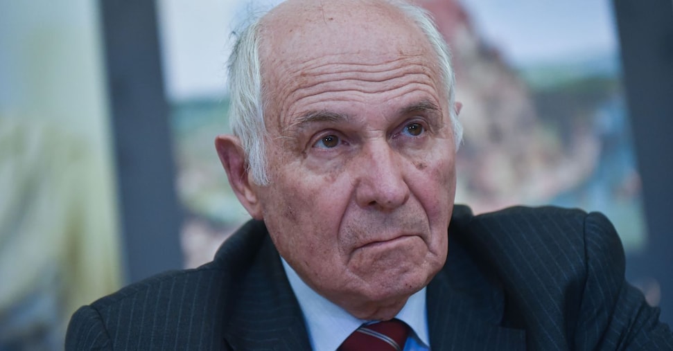 Caccia italiano colpito, il generale Camporini: «Il rischio c’è sempre, anche in una base» Caccia italiano colpito, il generale Camporini: «Il rischio c’è sempre, anche in una base»