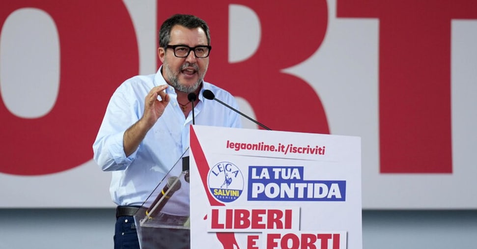 Salvini alla prova di Pontida rilancia su pensioni e sicurezza Salvini alla prova di Pontida rilancia su pensioni e sicurezza
